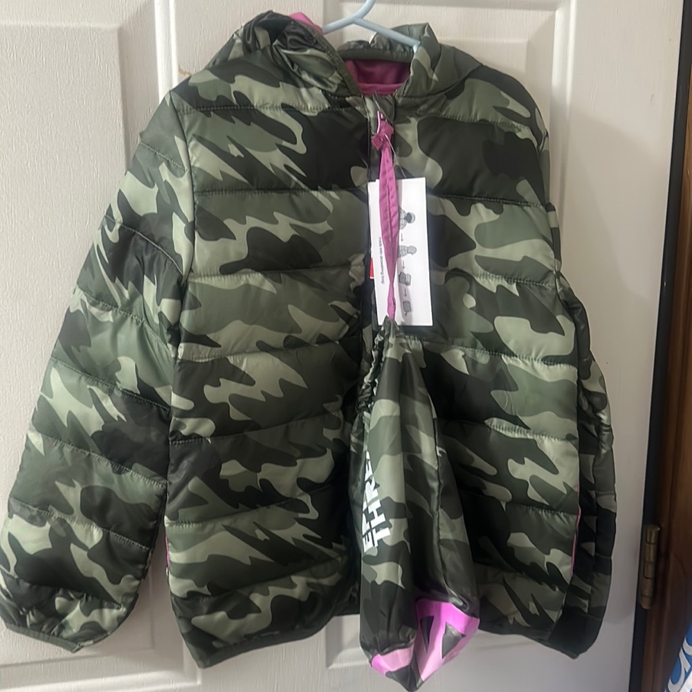 EPIC THREADS CAMO GREEN PACKABLE COAT: NWT: SZ S